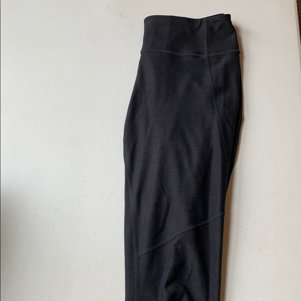 Outdoor Voices 7/8 warmup leggings, small